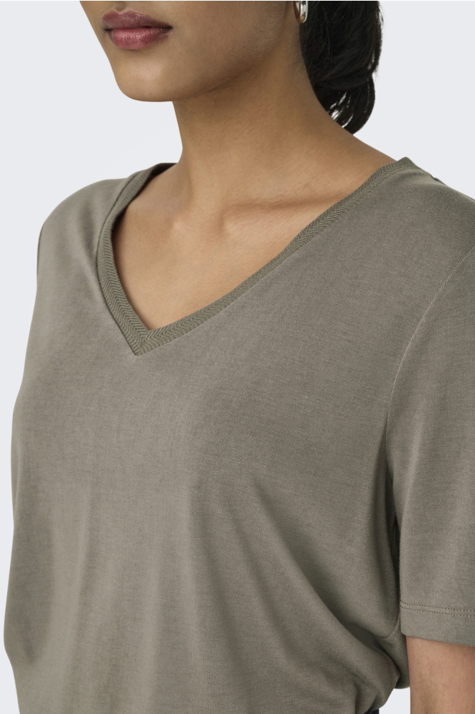 ONLELISE S/S V-NECK TOP JRS NOOS 15257390 WALNUT